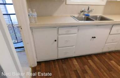 Main picture of 1010 Garnet St NE