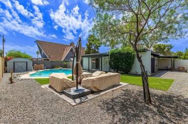 Main picture of 3710 E Altadena Ave
