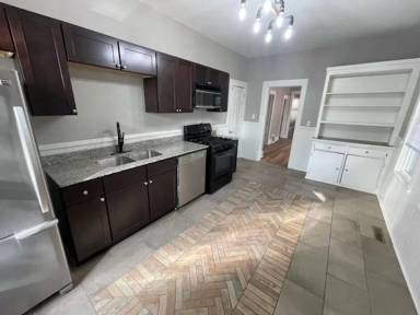 Main picture of 1648 Bush Ave