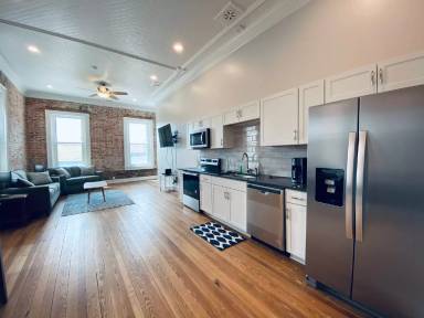 Main picture of 204 N Main St
