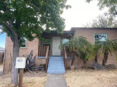 Main picture of 636 Iona Dr