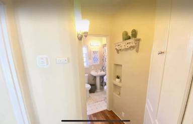 Main picture of 4866 Niagara Ave