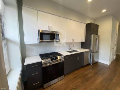 Main picture of 1472 W Summerdale Ave