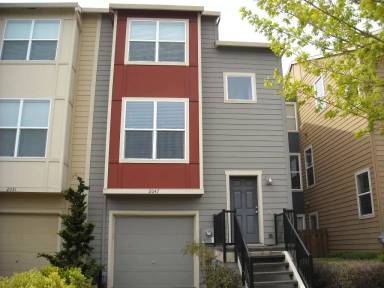 Main picture of 2047 NE Cadbury Ave
