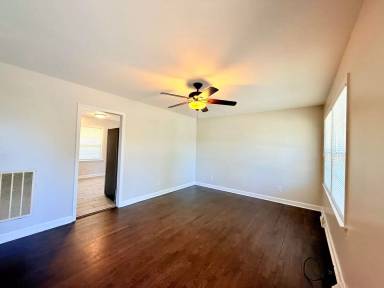 Main picture of 4033 Fieldcrest Rd