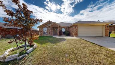 Main picture of 504 W Orion Dr