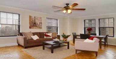 Main picture of 446 E Ohio St