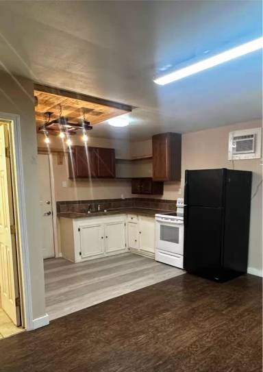 Main picture of 409 Elm Forest Loop