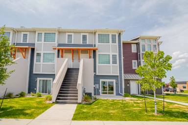 Main picture of 3308 6th Way E