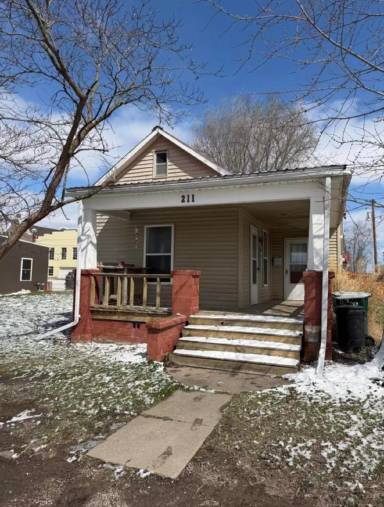 Main picture of 211 S Church St