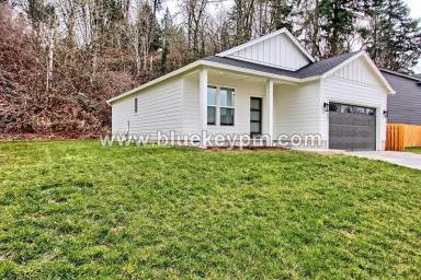 Main picture of 2057 Ambassador Ave
