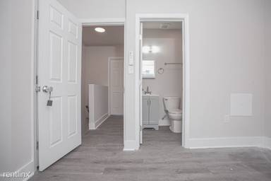 Main picture of 2853 N Taylor St