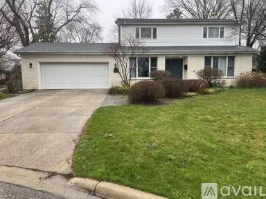 Main picture of 643 Robin Ln