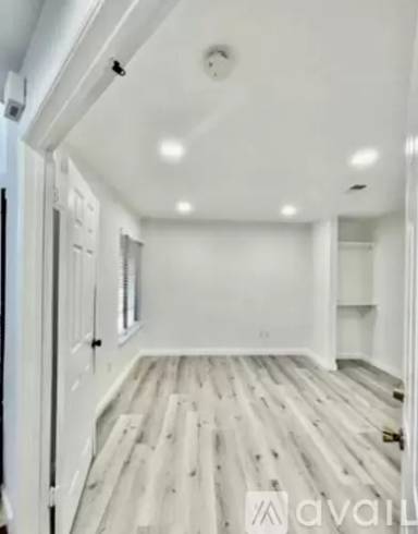 Main picture of 4828 Hillcrest Ave