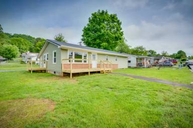 Main picture of 601 Watterson St