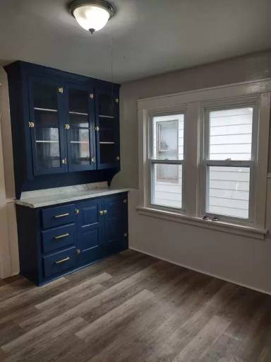 Main picture of 284 Riverside Ave