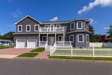 Main picture of 525 Bradley Blvd