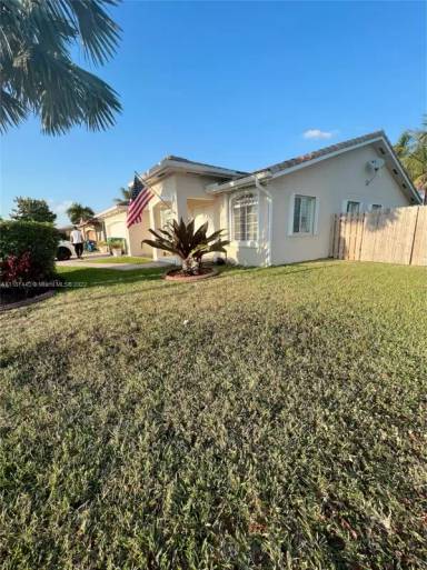 Main picture of 5185 SW 158th Ave