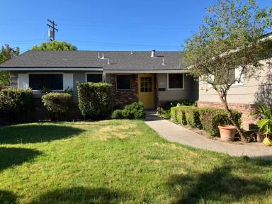 Main picture of 1025 Princess Ct