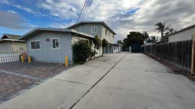Main picture of 210 E Romie Ln