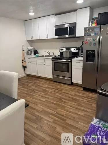 Main picture of 1118 E Doris Loop Rd