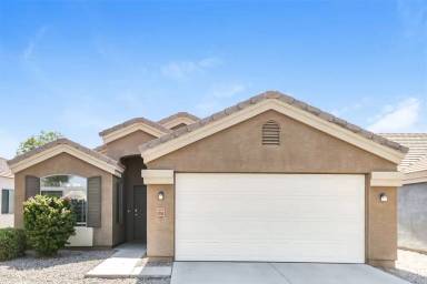 Main picture of 5704 S 32nd Dr