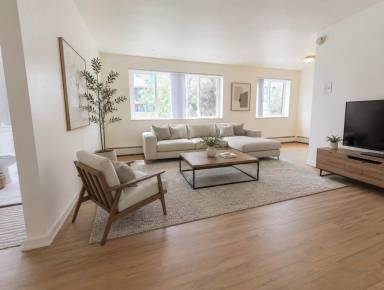 Main picture of 801 Dahlia St