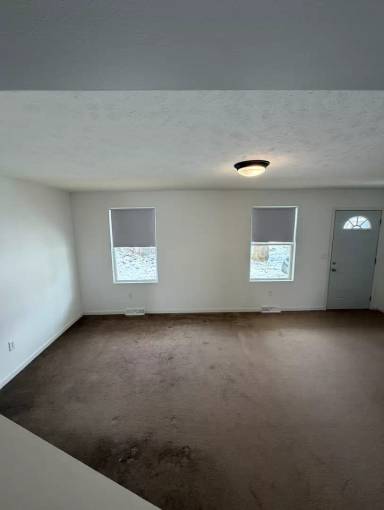 Main picture of 115 Oak St