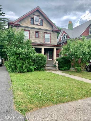 Main picture of 842 Westcott St