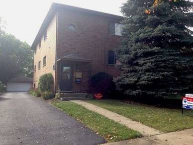 Main picture of 525 W Pleasant Ln