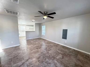 Main picture of 2455 Delaware St