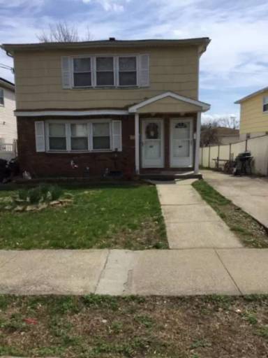 Main picture of 90 West Ter