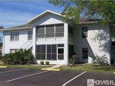 Main picture of 909 SE Mayo Dr
