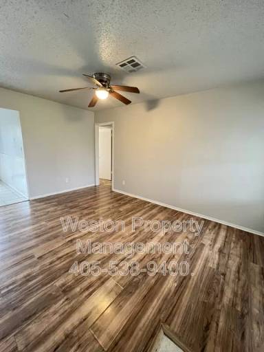 Main picture of 2909 SW 65th Pl