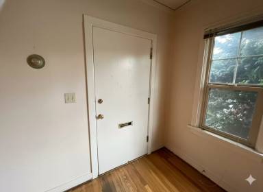 Main picture of 2903 SE Hawthorne Blvd