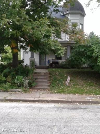 Main picture of 520 W 7th St