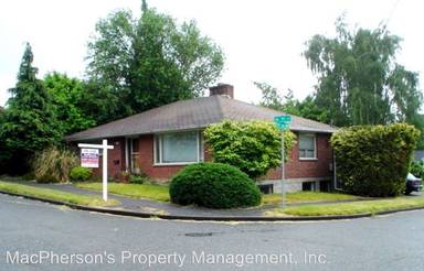 Main picture of 901 NE 71st St
