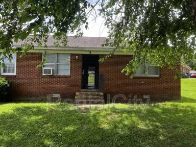 Main picture of 5 Navy Cir