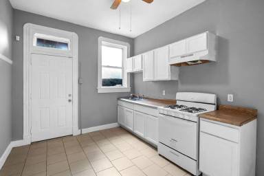 Main picture of 5130 Kensington Ave
