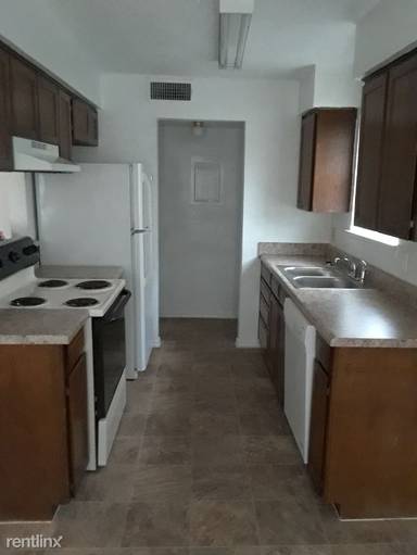 Main picture of 718 Lariat Ln