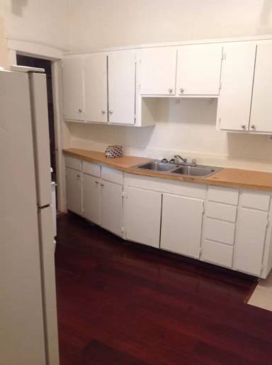 Main picture of 554 Bellows St