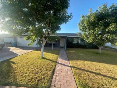 Main picture of 3936 W Solar Dr
