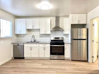 Main picture of 356 Monroe St