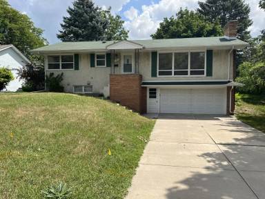 Main picture of 3121 Roosevelt St NE