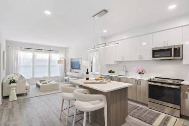 Main picture of 207 E Seaside Way