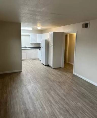 Main picture of 140 Sequoia Ave