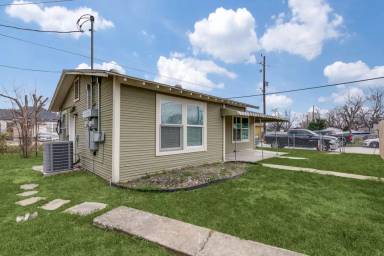 Main picture of 803 Rivas St