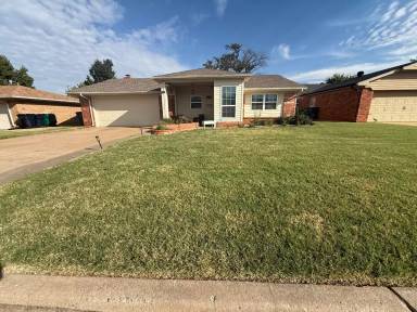 Main picture of 5825 NW 86th St