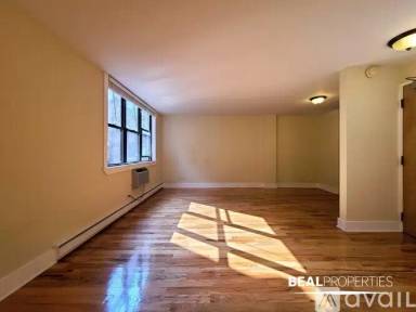 Main picture of 1446 N Dearborn St