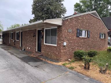Main picture of 629 S Cox St